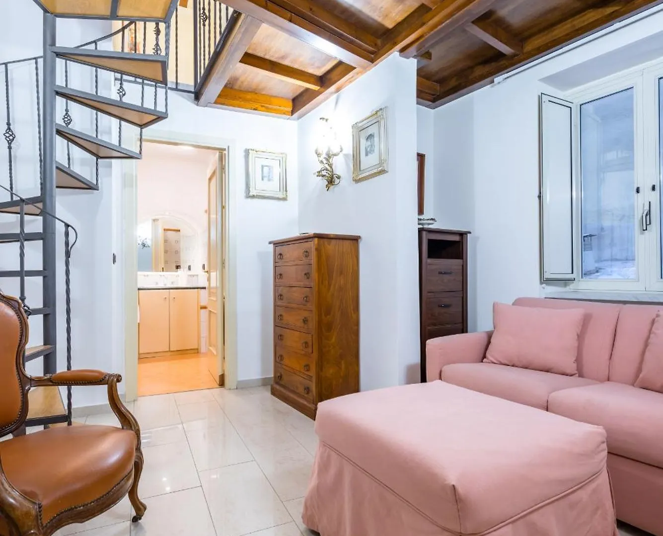 Homely City Apartment By Wonderful Italy Napoli 0*,  Italien