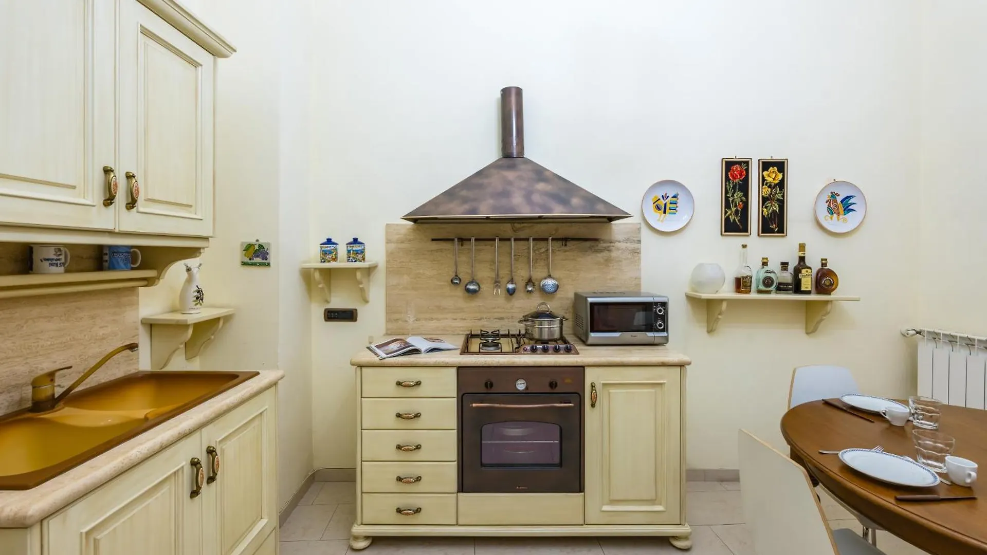 Homely City Apartment By Wonderful Italy Napoli