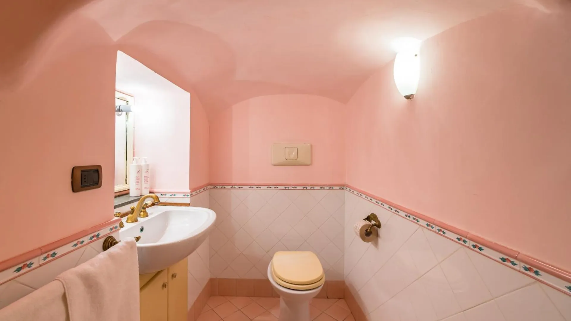 Homely City Apartment By Wonderful Italy Naples