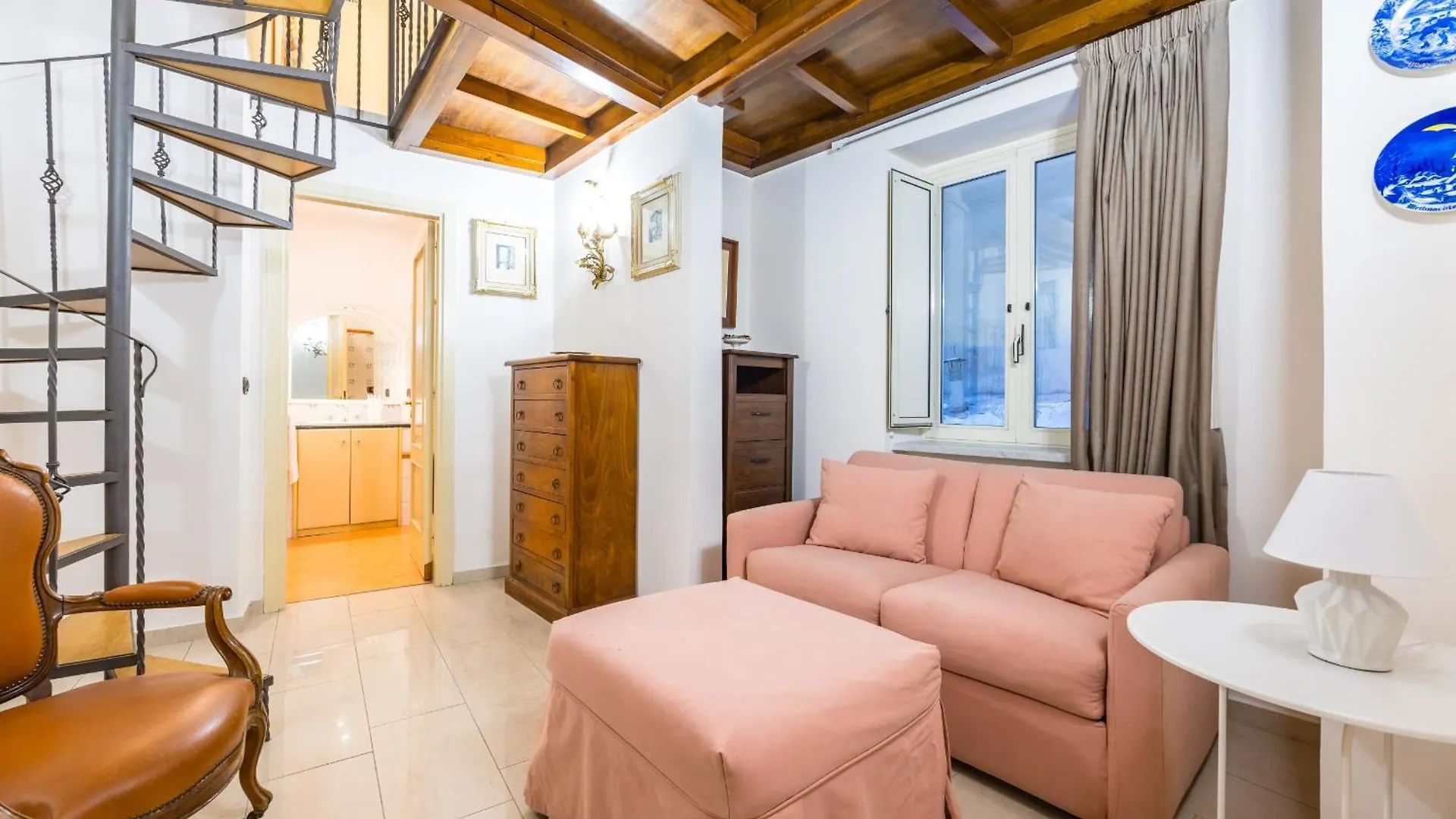 Homely City Apartment By Wonderful Italy Naples