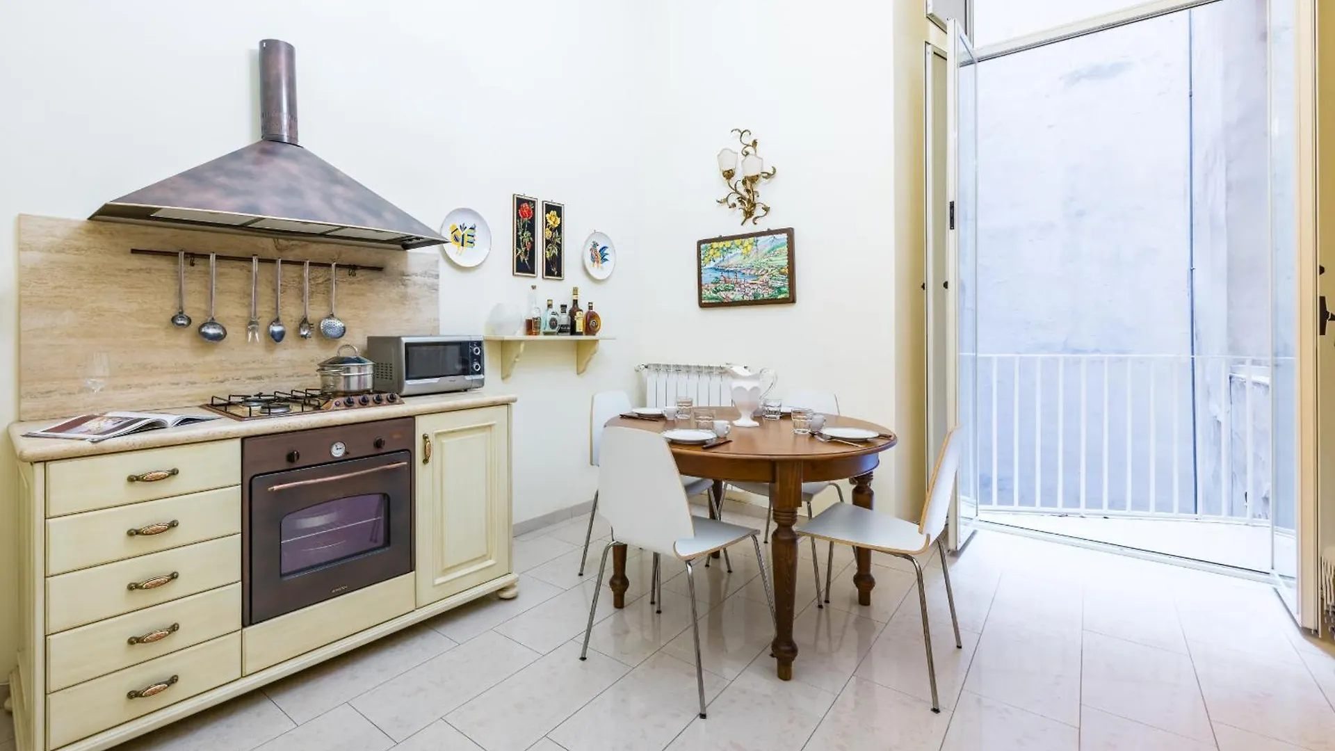Homely City Apartment By Wonderful Italy Naples