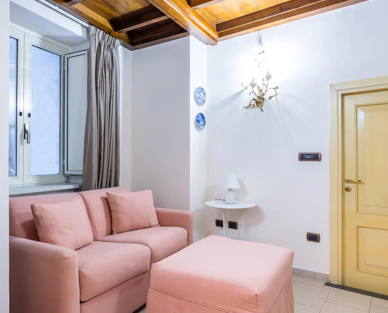 Homely City Apartment By Wonderful Italy Naples